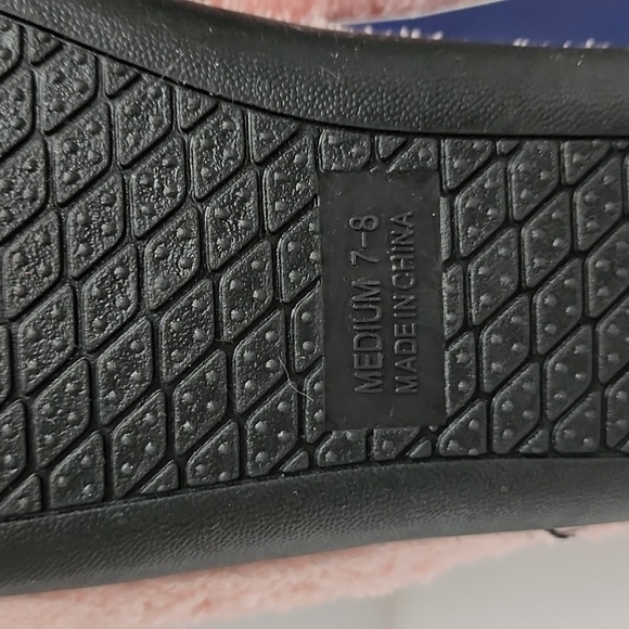Royal Deluxe Memory Foam Slippers - Picture 9 of 11